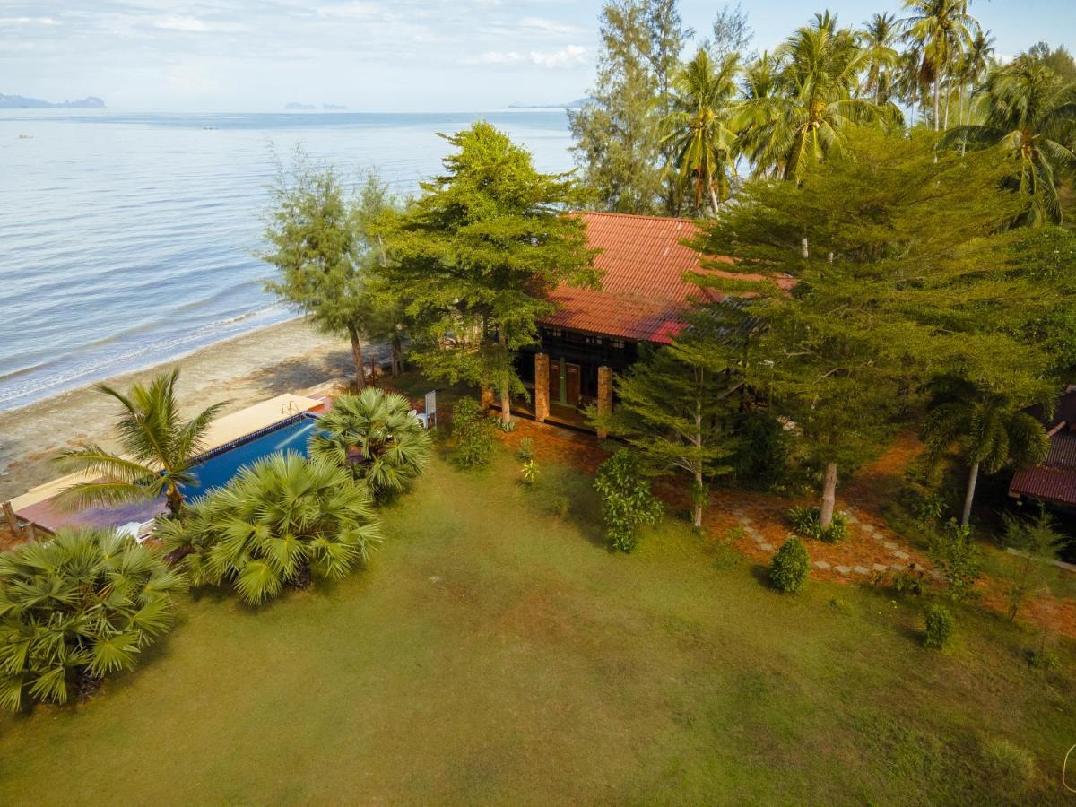 The Chevalley Beach Resort Satun Exterior photo