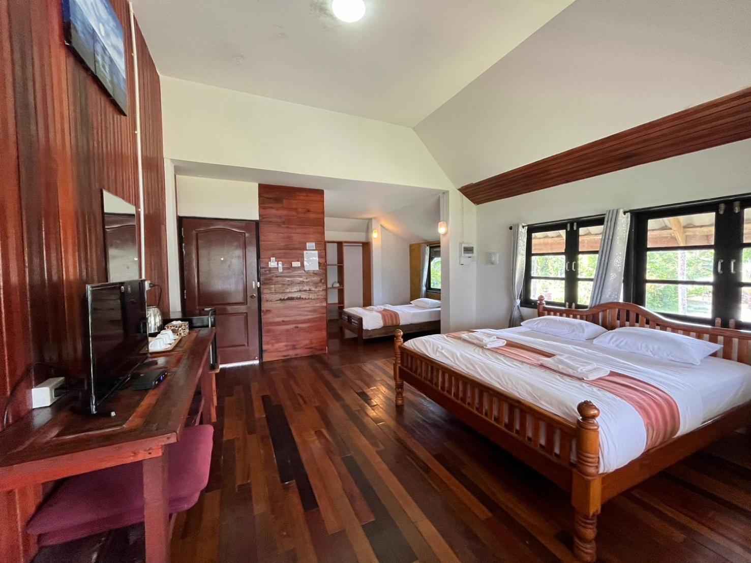 The Chevalley Beach Resort Satun Exterior photo